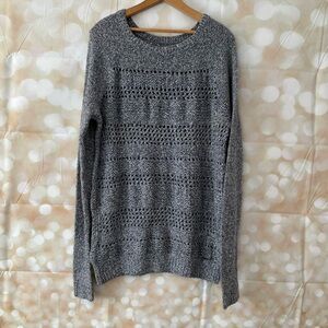 Abercrombie & Fitch Gray Knit Sweater
